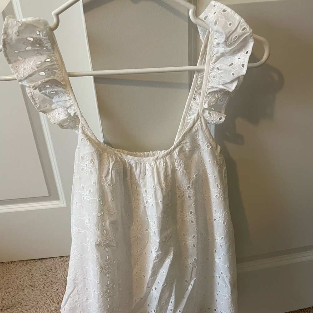 White eyelet flutter sleeve blouse size XSmall